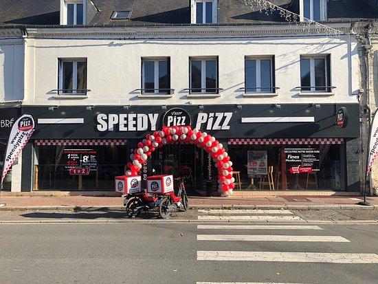 Speedy Pizz