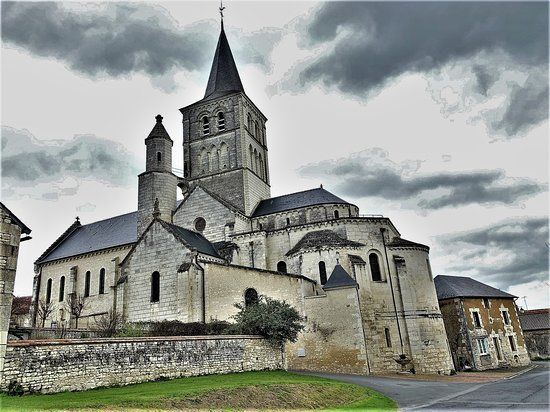 l'Église Saint-Georges de Faye-la-Vineuse