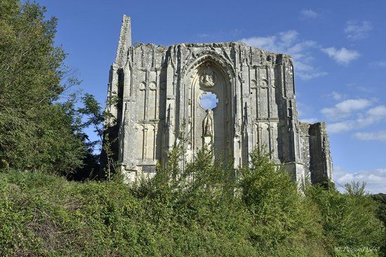 la collégiale des Roches-Tranchelion