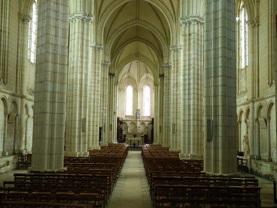 la Collégiale du Puy-Notre-Dame